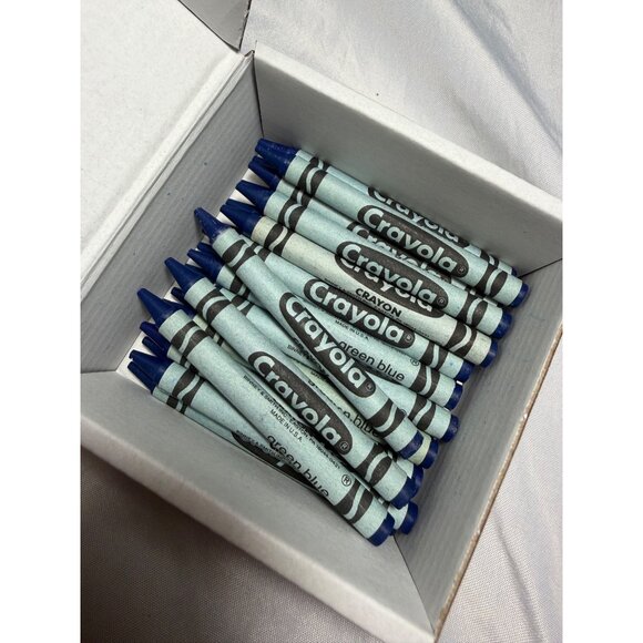 Crayola Other - Retired Crayola Green Blue Crayons 24 Pack vintage